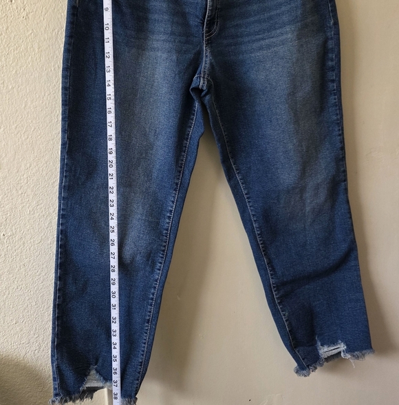 Time and Tru High Rise Straight Leg Ankle Jeans - Blue Denim, Women's Size 16 - Picture 2 of 7